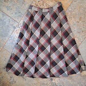 Panther Size 7/8 Wool Blend A-Line Skirt Pintuck Black Gray Red Plaid Vintage